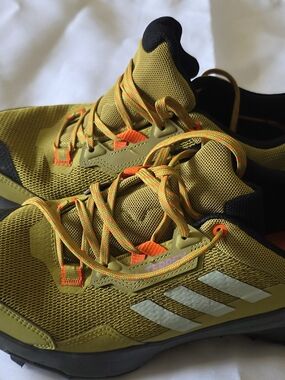 adidas Men’s Olive Yellow Athletic Trail Shoes with Orange Accents Size 7 MENS